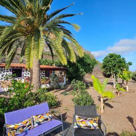 Los Cerrajones: spectacular views from the cliff，位于阿古洛的酒店