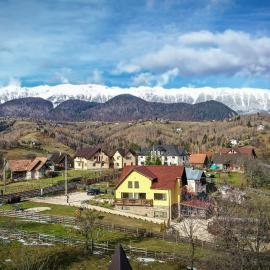 Transylvanian Views，位于佩什泰拉的酒店