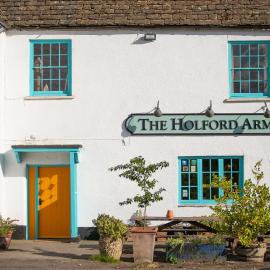 The Holford Arms,位于泰特伯里的酒店