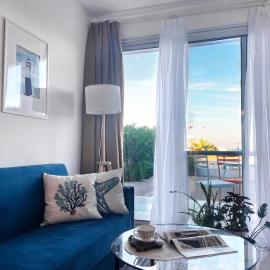 Spacious Three-Bedroom Apartment with Sea View A4，位于拉普索斯的酒店