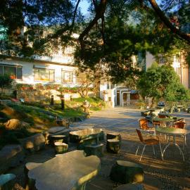 Utopia Holiday Hotel，位于和平区的酒店