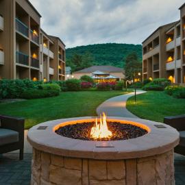 Courtyard by Marriott Mahwah，位于莫沃的酒店