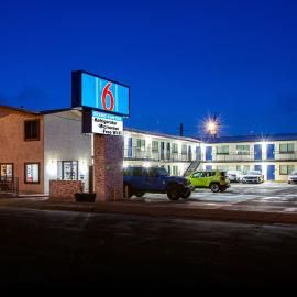Motel 6 Williams AZ Downtown Grand Canyon，位于威廉姆斯的酒店