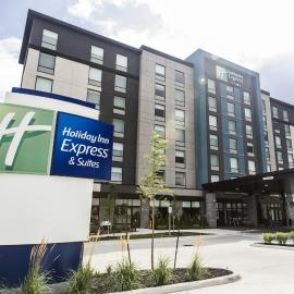 Holiday Inn Express & Suites Toronto Airport South by IHG，位于多伦多的酒店