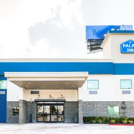 Palace Inn IAH Houston Bush Intercontinental Airport，位于亨博尔的酒店