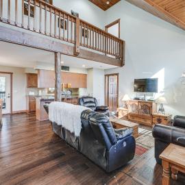 Families Welcome! Branson Resort-Style Getaway，位于布兰森的酒店