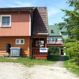 Katri Guesthouse，位于Tubala的酒店
