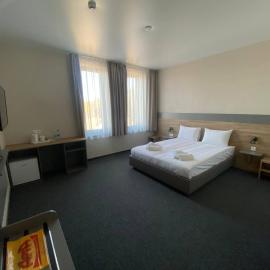 HOTEL ARTA，位于Starychi的酒店
