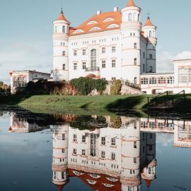 Pałac Wojanów，位于Wojanów的酒店