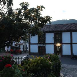 Mongui Plaza Hotel，位于蒙圭的酒店