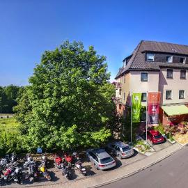 Rebgarten Hotel Adler，位于普富伦多夫的酒店