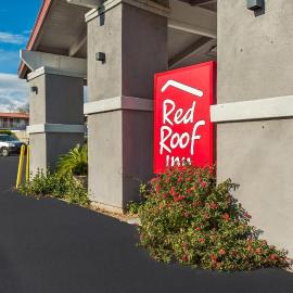 Red Roof Inn Redding，位于雷丁的酒店