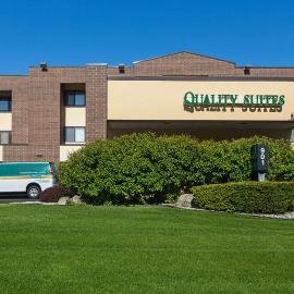 Quality Suites Lansing West，位于兰辛的酒店