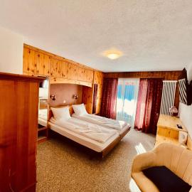 Hotel Old JNN，位于克洛斯特斯瑟纽斯的酒店