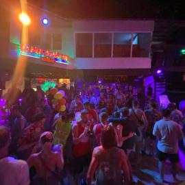 Blanco Beach Bar Hostel，位于皮皮岛的酒店