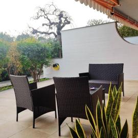 Casa Azzurra - intero appartamento con piscina，位于托雷阿马莱的酒店