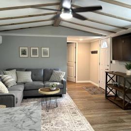 Relaxing Cabin Near Raysville，位于汤姆森的酒店