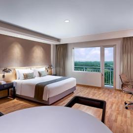 Delonix Hotel Karawang，位于加拉旺的酒店