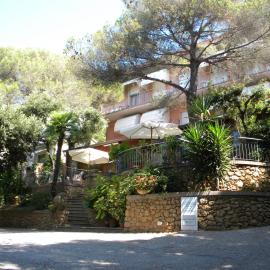 Hotel Rosa Del Tirreno，位于奎尔西亚内拉的酒店