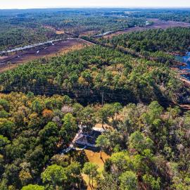 Tranquil Coden Retreat: 10 Mi to Dauphin Island!，位于Coden的酒店