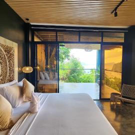 The Designer Glasshaus - Glamping at Karuna El Nido，位于爱妮岛的酒店