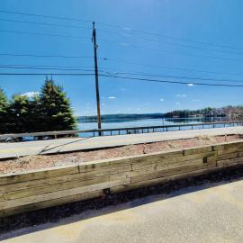 Lake Winnisquam 1 Bedroom Condo with Lake Views，位于蒂尔顿的酒店