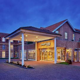 Courtyard by Marriott Schwerin，位于什未林的酒店