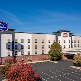 Hampton Inn & Suites Muncie，位于曼西的酒店