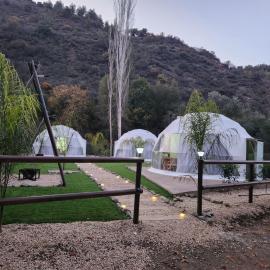 River Glamping Kalopanayiotis，位于卡洛帕尼亚伊奥蒂斯的酒店