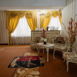 Hotel Grandoria，位于拉姆尼库沃尔恰的酒店