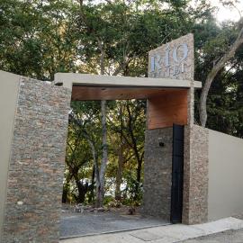 RIO HOTEL Y GLAMPING，位于加尔潘的酒店