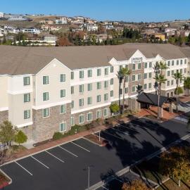 Staybridge Suites Sacramento-Folsom by IHG，位于佛森的酒店