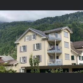 Wohnung am Postweg，位于Netstal的酒店