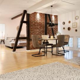 JASTA Homes Altstadt, zentral, überdachter Parkplatz, Netflix, Vollausstattung, Loft, modern und Komfort