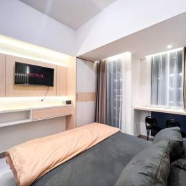 Apt Tokyo Riverside Studio PIK2 Tower C w Netflix.，位于Muara的酒店