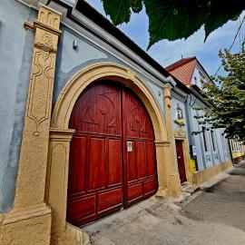 Armenopolis - Adults Only，位于Gherla的酒店