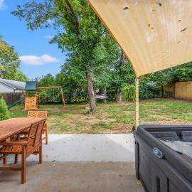 The Luxe/HotTub/Playground/12min KHP/30min Ark，位于乔治城的酒店