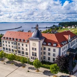 Kurhotel Sassnitz - das alte Seemannsheim，位于萨斯尼茨的酒店
