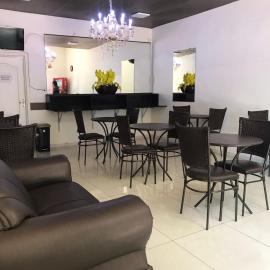 Hotel Vila Real Dourados,位于多拉杜斯的酒店