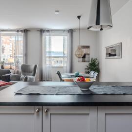Guestly Homes - 3BR City Charm，位于皮特奥的酒店