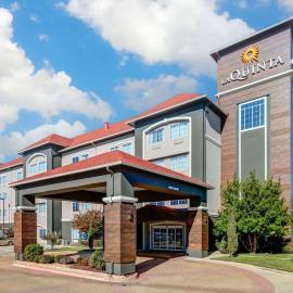 La Quinta by Wyndham Fort Worth NE Mall，位于赫斯特的酒店