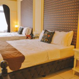 The Swarna Hotel Bayah Lebak，位于Muaramadur的酒店