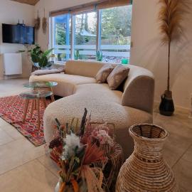 zen-bungalow NO 2 met sauna en hottub，位于Rheezerveen的酒店