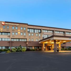Best Western Plus Reading Inn & Suites，位于雷丁的酒店