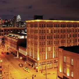 Hotel Covington Cincinnati Riverfront，位于卡温顿的酒店