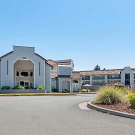 Country Inn & Suites by Radisson, Vallejo Napa Valley, CA，位于瓦列霍的酒店