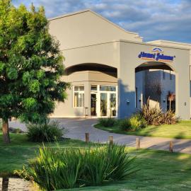 Howard Johnson Hotel & Resort Funes，位于富内斯的酒店