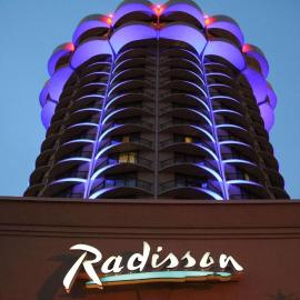 Radisson Hotel Cincinnati Riverfront，位于卡温顿的酒店