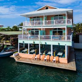 Bocas Paradise Hotel,位于博卡斯德尔托罗的酒店