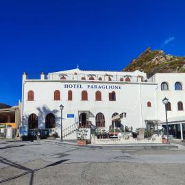 Hotel Faraglione，位于弗卡诺的酒店